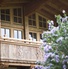 Aufstockung des bestehenden Blockhauses mit Holzrahmenbau, Fassade in Altholz verkleidet<br />
<br />
Foto: Christian Hohlrieder 